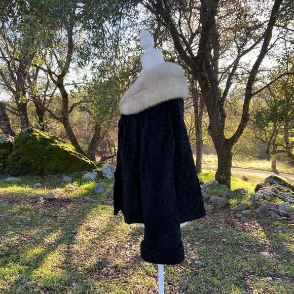 Vintage | 1950’s Persian Lamb & Mink Collar Cropped Swing Jacket - Picture 6 of 16